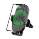 Smartphone sur support fixé à la grille d’aération. Smartphone sur support fixé à la grille d’aération.