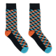 Paire de chaussettes assorties à motif géométrique bleu turquoise, orange et noir, avec bords-côtes noirs, talons orange, dessou Paire de chaussettes assorties à motif géométrique bleu turquoise, orange et noir, avec bords-côtes noirs, talons orange, dessou