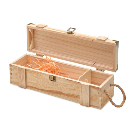 Coffret à vin ouvert et posé à l’horizontale, révélant son intérieur compartimenté avec calage en copeaux de bois et couvercle m