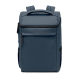 Sac à dos bleu vu de face, montrant sa forme rectangulaire, la poignée supérieure, les deux bretelles qui dépassent à l’arrière Sac à dos bleu vu de face, montrant sa forme rectangulaire, la poignée supérieure, les deux bretelles qui dépassent à l’arrière
