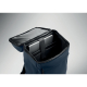 Compartiment principal du sac à dos bleu ouvert, révélant un emplacement intérieur rembourré maintenant un ordinateur portable à Compartiment principal du sac à dos bleu ouvert, révélant un emplacement intérieur rembourré maintenant un ordinateur portable à