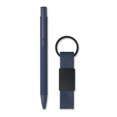 Stylo bille bleu à clip intégré présenté à côté d’un porte-clés composé d’une lanière bleue, d’un élément rectangulaire noir et 