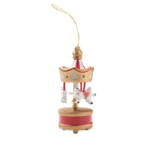 Vue de face d’un carrousel décoratif en bois naturel, rouge et blanc avec cheval suspendu, motifs peints et cordon de suspension