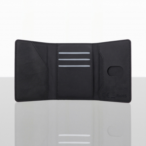 Portefeuille connecté noir entièrement ouvert avec trois emplacements pour cartes et compartiments intérieurs.