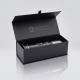 Machine à expresso portable électrique noire présentée dans son coffret cadeau ouvert avec indication de garantie de trois ans. Machine à expresso portable électrique noire présentée dans son coffret cadeau ouvert avec indication de garantie de trois ans.