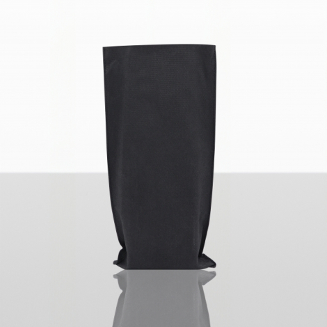 Vue de l'arrière d'un sac porte-bouteille noir à revêtement textile légèrement texturé, présentant un panneau vertical uni, une 