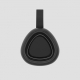 Vue de dessus d'une enceinte Bluetooth noire présentant une surface centrale triangulaire aux angles arrondis, entourée d'un reb Vue de dessus d'une enceinte Bluetooth noire présentant une surface centrale triangulaire aux angles arrondis, entourée d'un reb