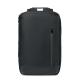 Sac à dos noir de forme rectangulaire, vu de face, avec une poche frontale à fermeture zippée verticale et une poignée sur le de Sac à dos noir de forme rectangulaire, vu de face, avec une poche frontale à fermeture zippée verticale et une poignée sur le de