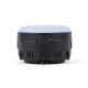 Vue arrière de la lanterne noire montrant un port USB protégé par un cache et quatre petits voyants alignés sur le boîtier. Vue arrière de la lanterne noire montrant un port USB protégé par un cache et quatre petits voyants alignés sur le boîtier.