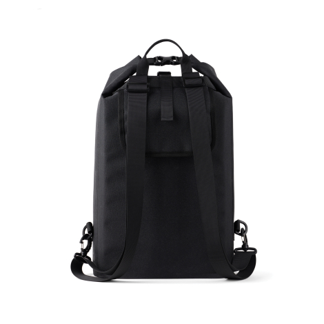 Vue arrière du sac à dos noir montrant deux bretelles réglables, une poignée supérieure et les attaches à mousqueton situées dan