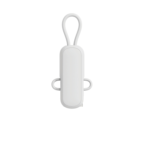 Vue rapprochée du boîtier central blanc du câble de recharge, avec grande surface frontale vierge, boucle supérieure et deux att