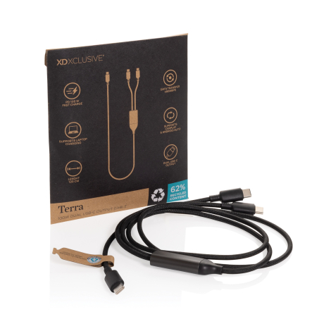 Câble de recharge Terra noir enroulé devant son emballage en carton noir et kraft, avec ses trois connecteurs USB-C et son boîti