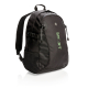 Sac à dos de randonnée noir présenté de trois quarts, avec un marquage vert vertical sur la face avant, des cordons élastiques l Sac à dos de randonnée noir présenté de trois quarts, avec un marquage vert vertical sur la face avant, des cordons élastiques l