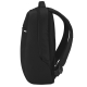 Sac à dos noir vu de profil, avec une silhouette fine et arrondie, une fermeture zippée longeant le compartiment principal, une 