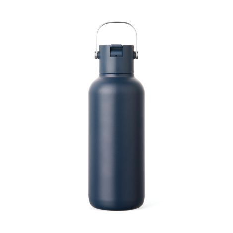 Bouteille isotherme bleu marine mat, vue de face, avec un bouchon assorti muni d'un bec rabattable visible et une anse métalliqu
