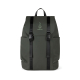 Sac à dos vert foncé mat, présenté de face, avec rabat arrondi, deux sangles noires à boucles, poignée supérieure et poches laté